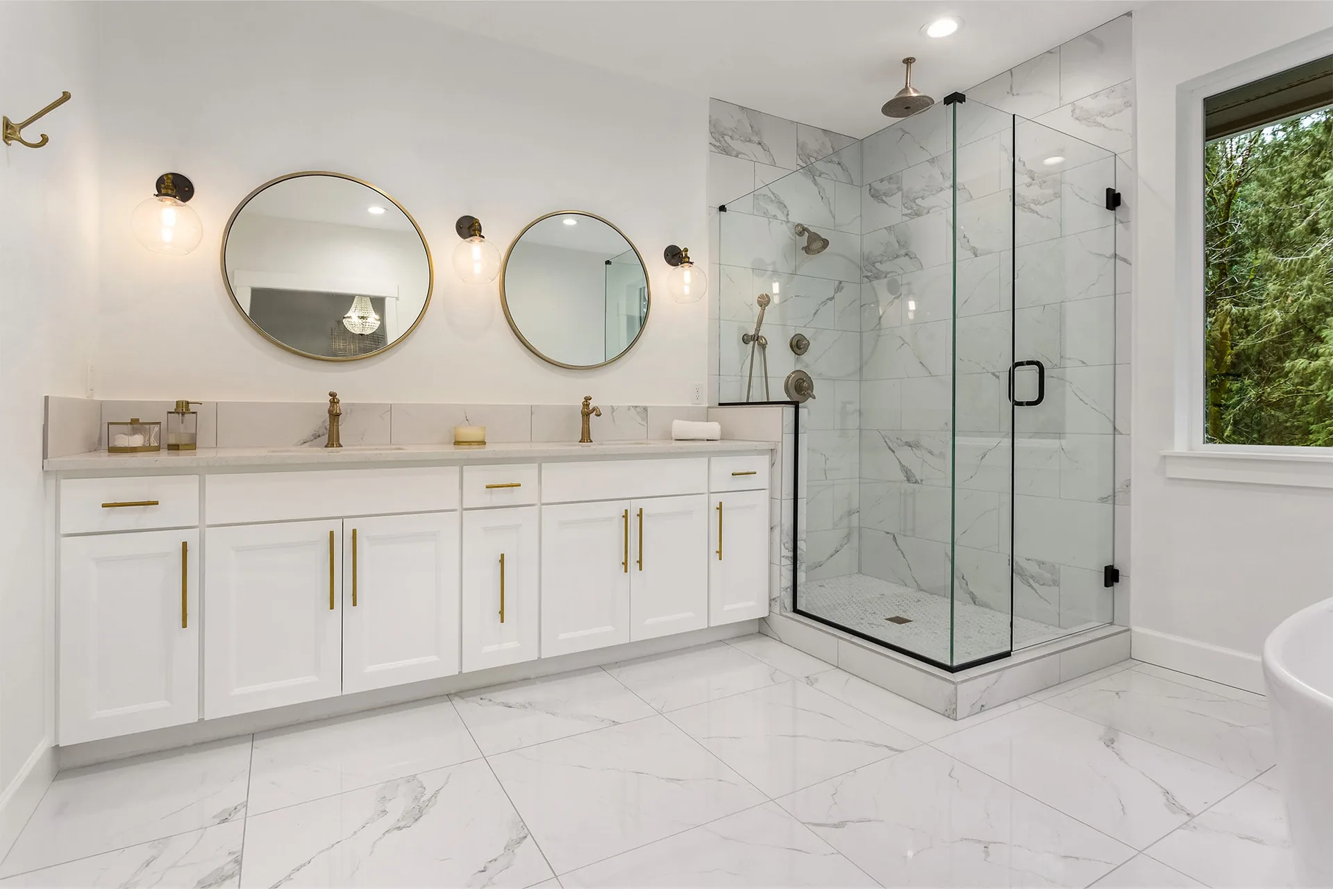 Large-format stone-look tile in a bright mountain-home bathroom